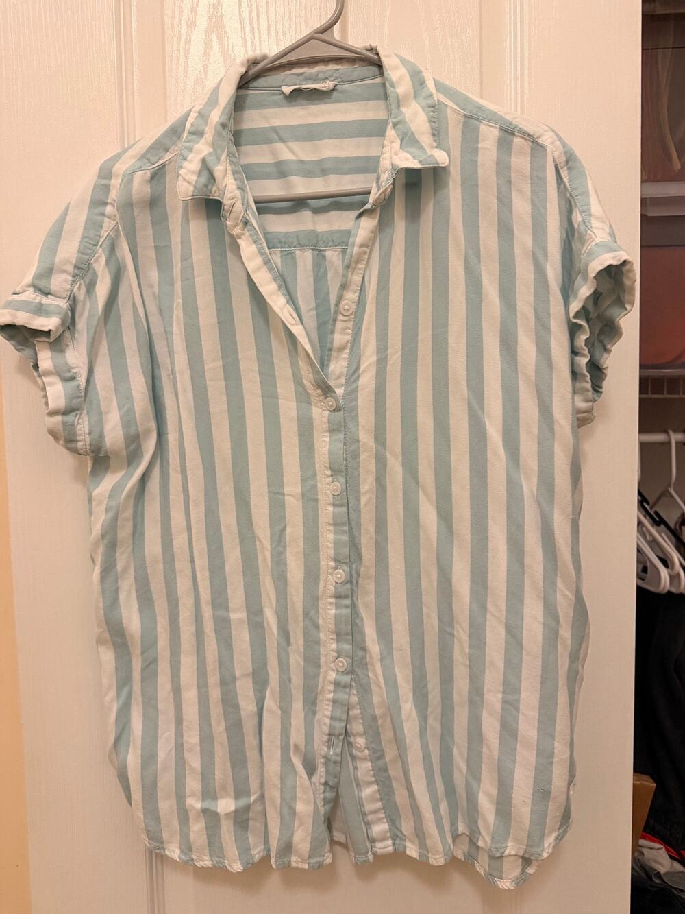 BeachLunchLounge Blue White Striped Short Sleeve Button Up Shirt